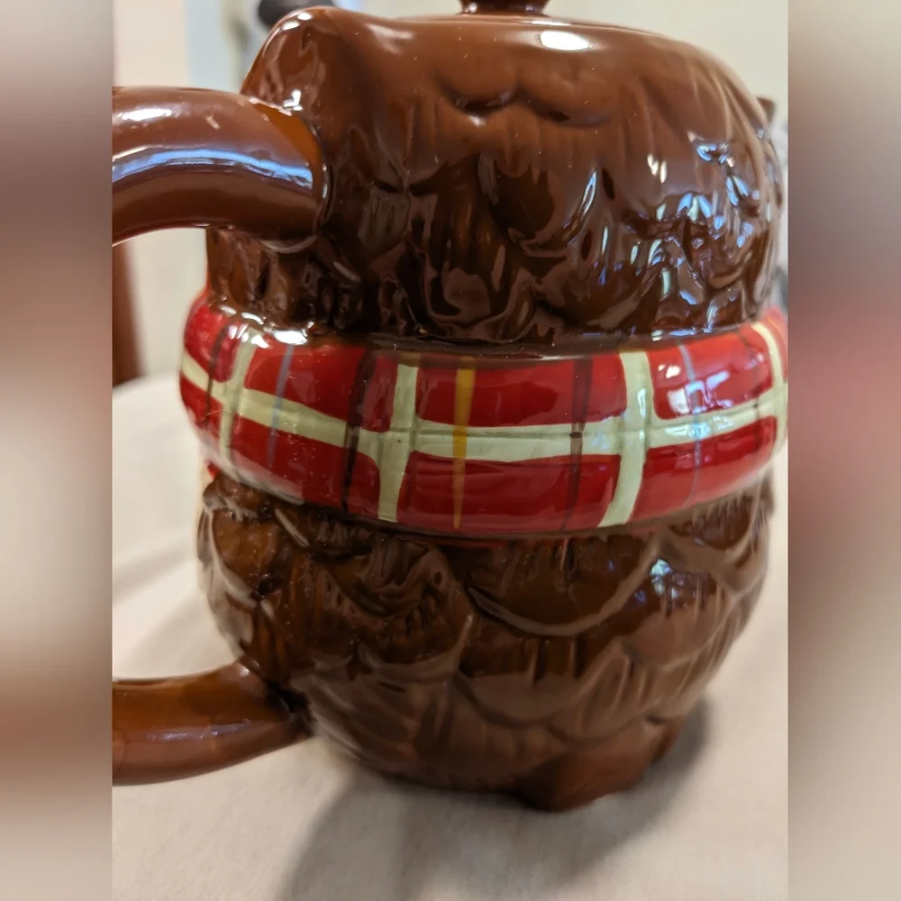 Vintage Pier 1 Imports:Hand painted Chilly Billy Teapot